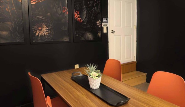 FIFA Walkable King Bed Dining Area Loft