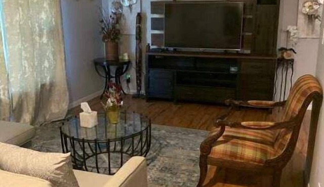 Fresh South Central Home: Heated Pool & Patio