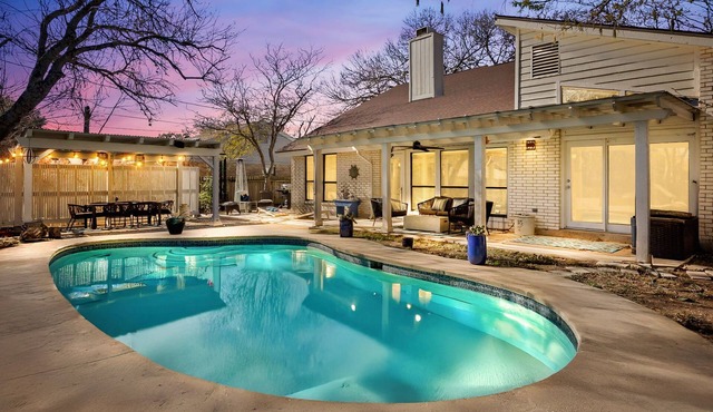 Game Lounge + Fire Table Retreat w/Private Pool