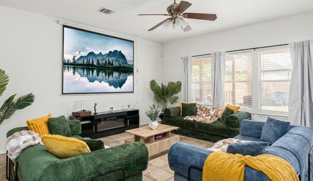 Game Room - Massage Chairs - Spacious - 8 King Bds