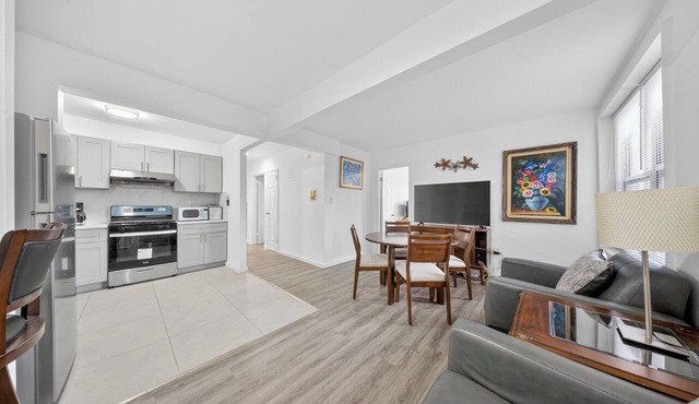 Gorgeous 3-bedroom apartment with AC in vibrant Flushing