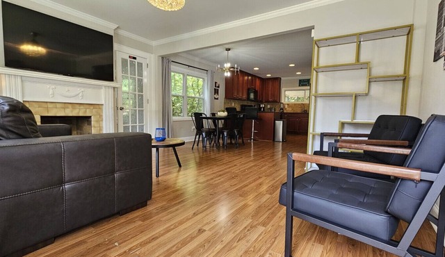 Gorgeous 3BR Home with Backyard