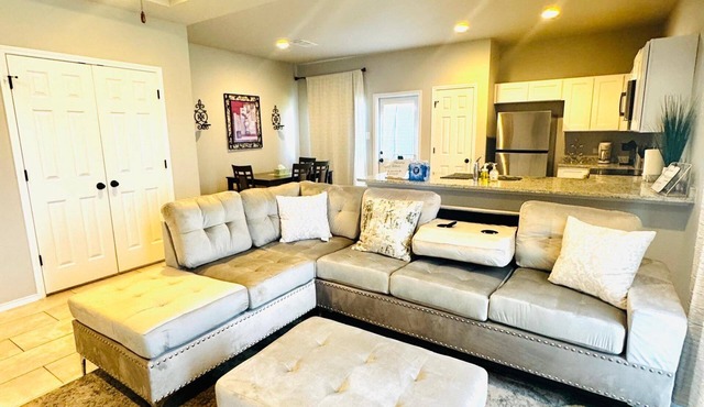 Gorgeous, Brand New 3-Bedrooms Home Near SeaWorld & Lackland Air Force Base.