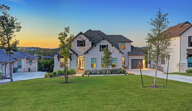 Gorgeous home on a hill with amazing hilltop views, near the lake