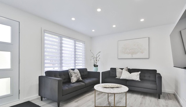Gorgeous | Spacious | Parking | Pool Table | Clean - Super host on Airbnb