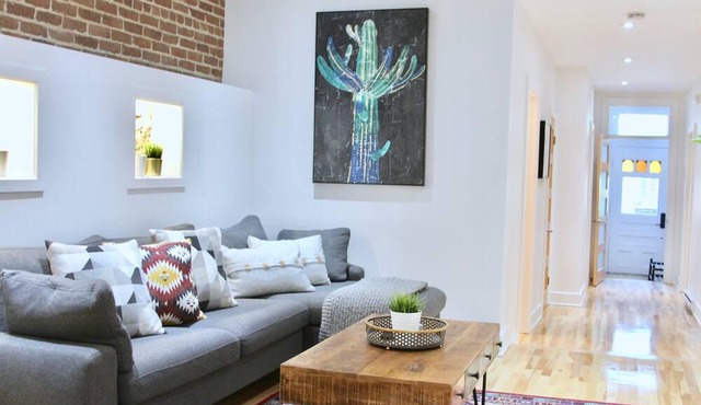 Grand 3br in Montreal Plateau
