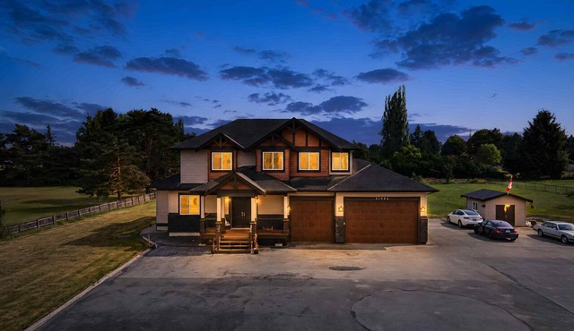Grand Maple Ridge Retreat: 4BR & 4.5BA