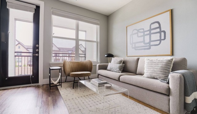 Great Lost Plains 1BR w/Parking, Gym, Pool & W/D, by Blueground