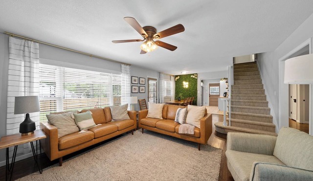 Great Space Sleeps 13 4BR Pets Ok