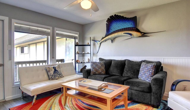 Great views, swimming pool, boardwalk to the beach, picnic tables, play area, co