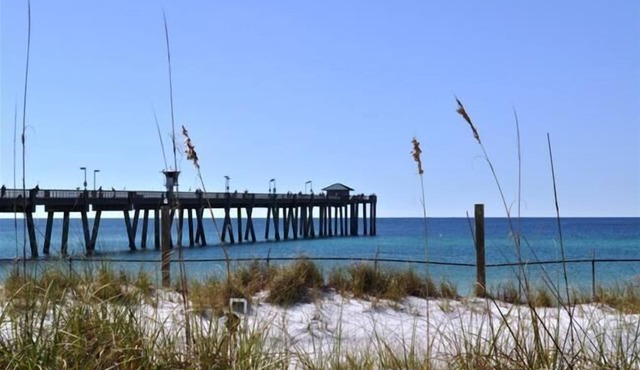 🏖️GROUND FLOOR UNIT 🏖SUNSET COTTAGES😎PETS WELCOME🐾 FREEBEACHSERVICE/WI-FI