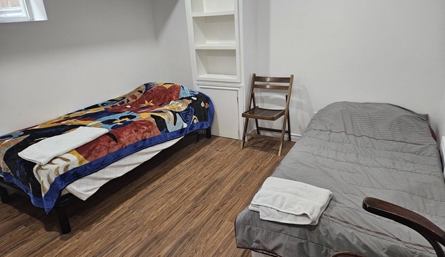 Guesthouse in Prime location in Toronto only 5 minutes from subway Station