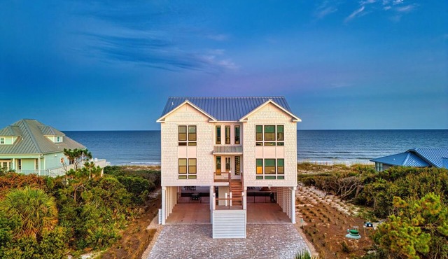 Gulf Front, Private Pool, 5 BR Sleeps 14 Custom Built Home