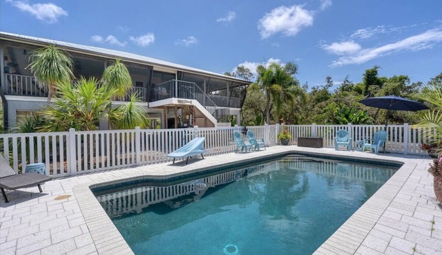 Hammock Haven - huge wraparound porch overlooking pool