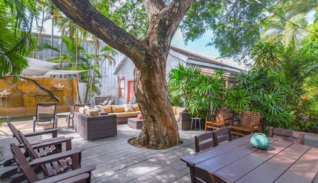 Harbor Walk Hideaways - African Queen Suite | Downtown
