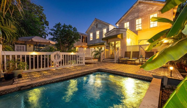 Heavenly Hideout at Rainbows End Key West - Steps from Duval w Private Pool
