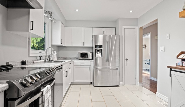 Henley House | 8 ppl | Hot Tub & Firetable | Near Rowing, Brock, Beach, NHS