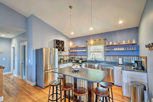 Hiawassee Home w/Views < 1 Mi to Lake Chatuge
