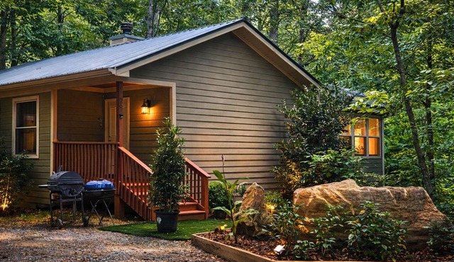 Highline 4 bdrm Cabin! Pool Table! Near Helen!
