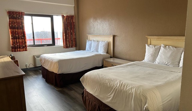 Hilltop Inn & Suites