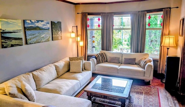 Historic Character Home 8 minutes from City Centre