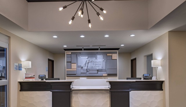 Holiday Inn Express & Suites Austin NW - Four Points by IHG