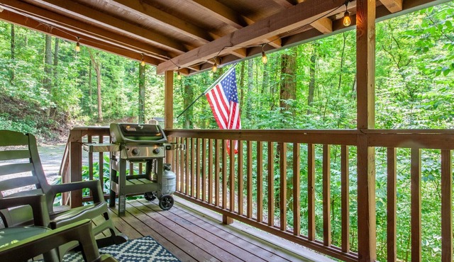 Honeymoon Hideaway Affordable Honeymoon Cabin near NOC