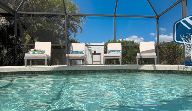 House on a Canal with Private Heated Pool, Pool Table, Ping Pong