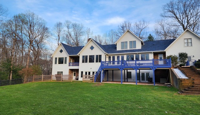 Huge 6 bedroom home near wineries & Helen attractions, sleeps 14 guests