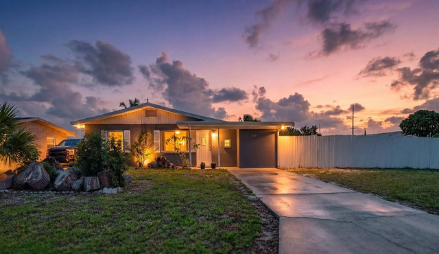 Huge Backyard Oasis/Pet-Friendly Venice Home Near Beaches & Sarasota