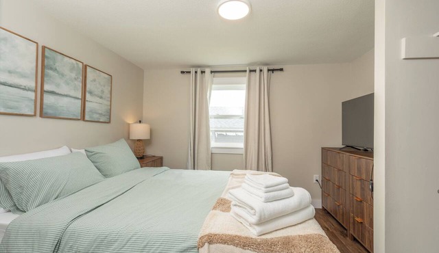 Hunkerdown Hideaway | Pet-Friendly | 4 Bedrooms | Near Clare’s Beaches