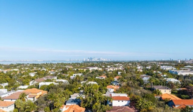Iconic Beachy House, Walk to Beach, Beach Club & National Park