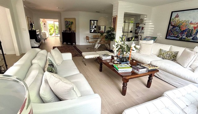 Impeccable Spacious Home on Paradise Island. Golf, sports, beach, relax