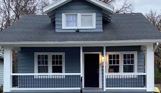 Jazzy Charmer Close To Everything KC Business Travel Space & More🏡