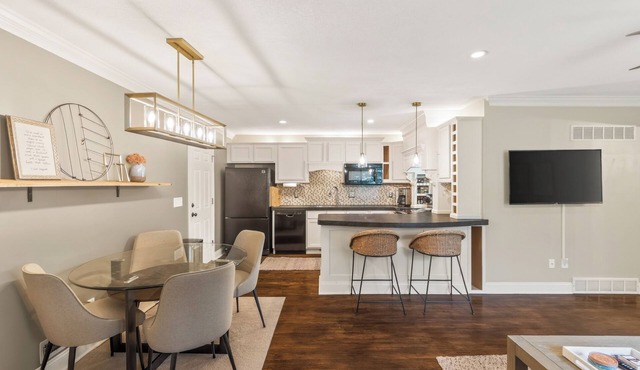KC Family Home/Near Plaza, Downtown/Long Stays