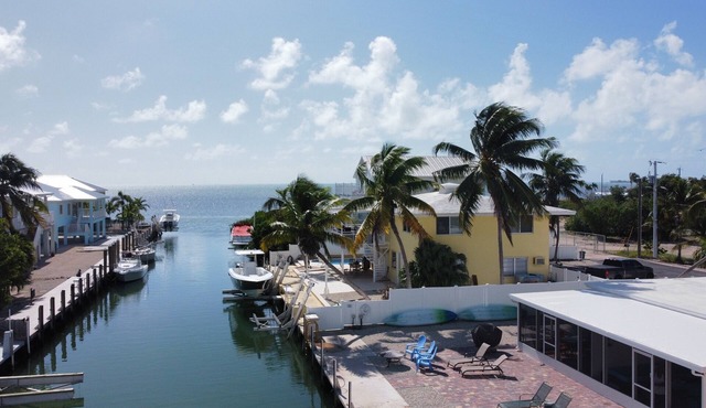 Keys Waterfront Half-Duplex, Ocean side 37' Dock,