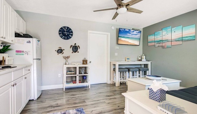 King Suite Condo with bath