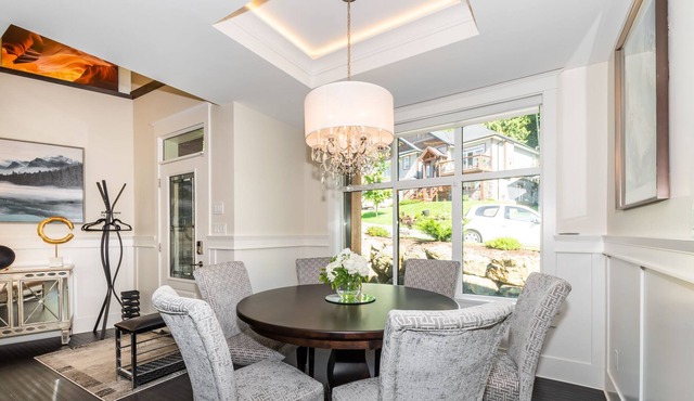 Kingston House - Private, Luxurious Living, Full of Amenities