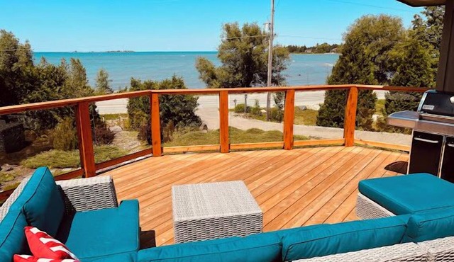 Lakefront Executive Vacation Home on the shores of Lake Huron
