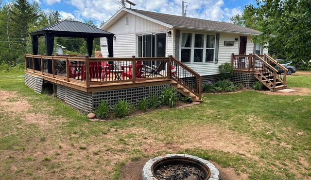 Lakeside Beach Cottage "Salty Shores" Lic #2031037