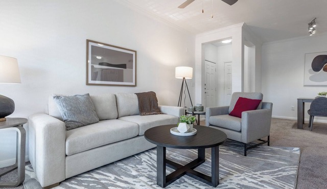 Landing | Chic 1BD, Courtyard, Pool