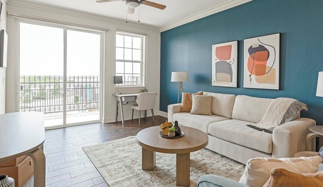 Landing | Chic 1BD, Pool, Clubhouse
