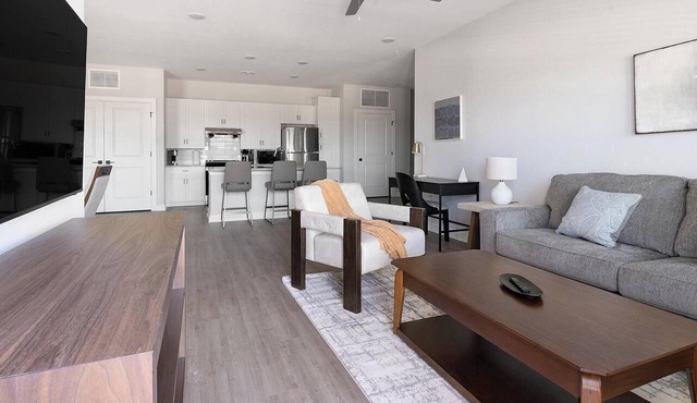 Landing | Incredible 2BD, Pool