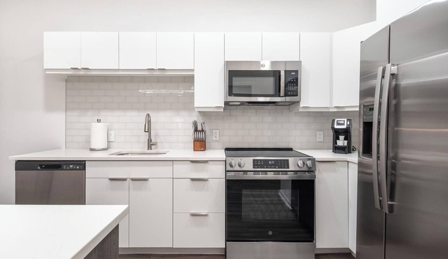 Landing | Spectacular 1BD, Gym, Yoga Studio