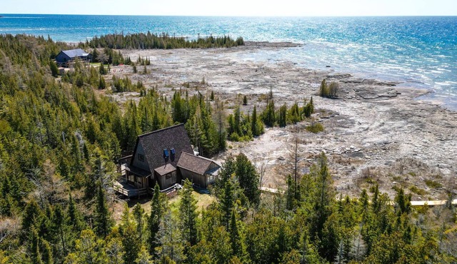 Lands End Private Tobermory Waterfront Escape