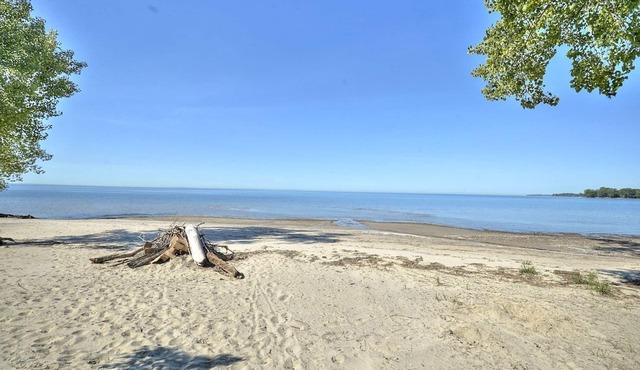 Large Beachfront Family Home with Heated Pool