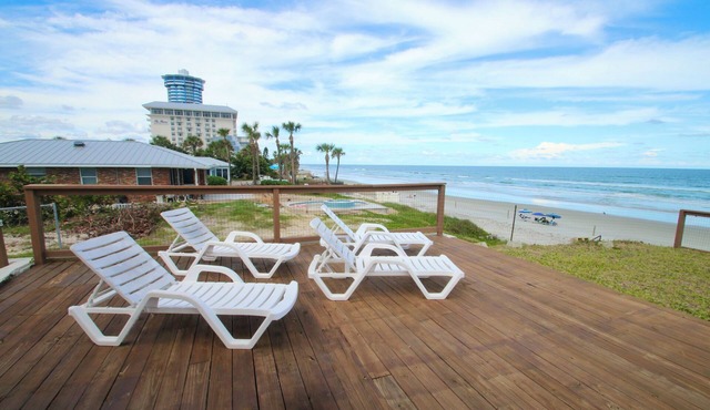 Large Luxury Beach House in Daytona Beach - Ocean Front Living