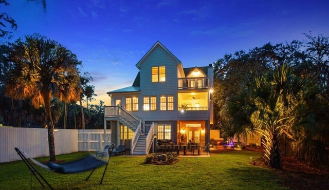 Large Peaceful Home | Hot Tub, Dock Near Beach
