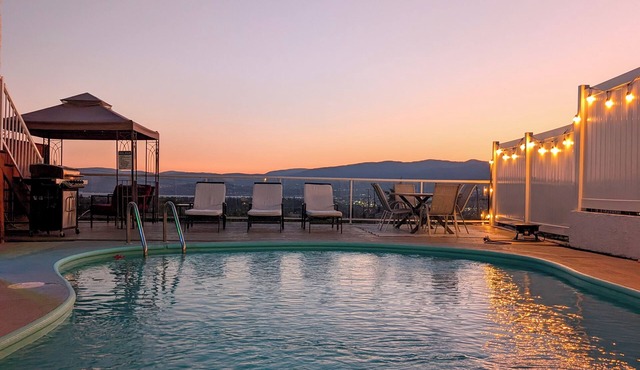 Licensed Private Pool Sunset Views 15 min to Downtown