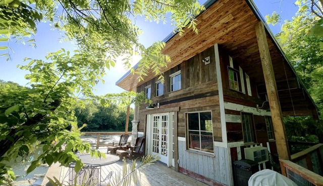 Light-Filled Lakeside Cabin with Private 15-Acre Spring-Fed Lake Near Downtown Excelsior Springs, Missouri